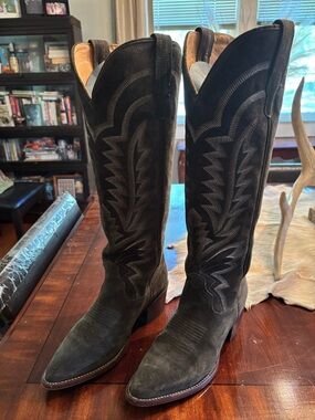 Tecovas The Abby in Olive Suede